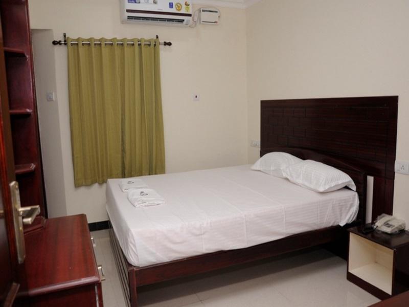 Suganthi Residency Hotel Tiruchirappalli Екстериор снимка